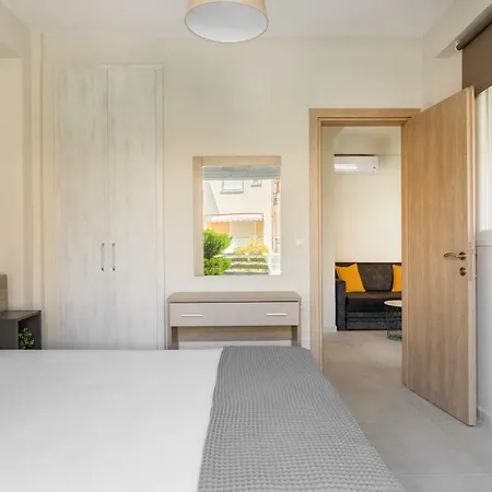 V Luxury Apartment Siviri